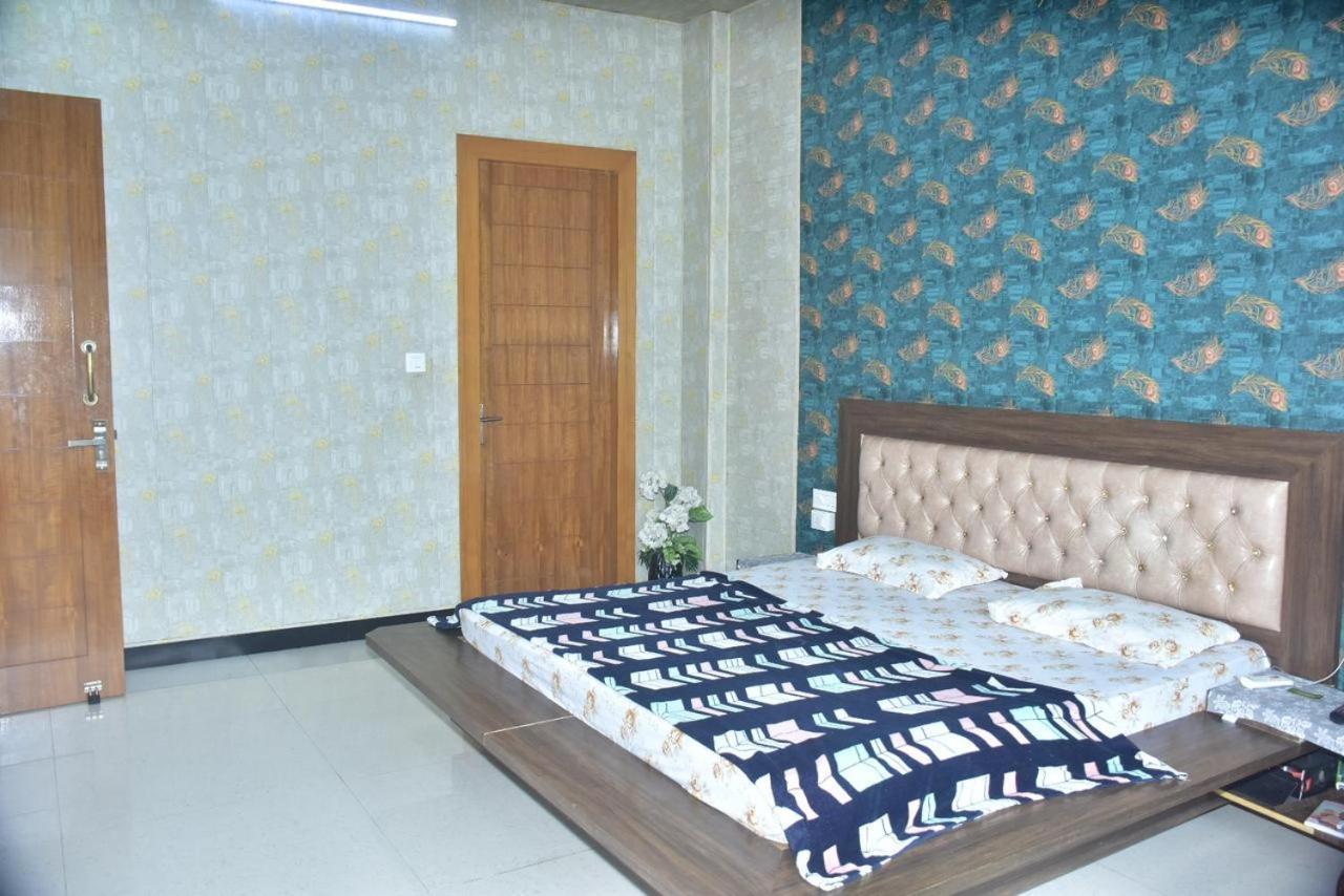 Shreshth Home Stay - Best Family Accommodation - 3Km From Har Ki Pauri, Haridwar, Uttarakhand Экстерьер фото