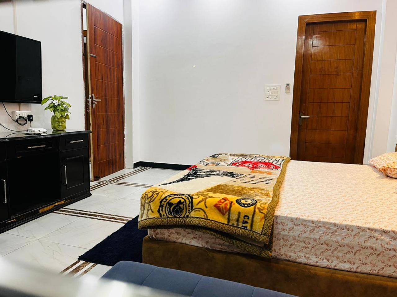 Shreshth Home Stay - Best Family Accommodation - 3Km From Har Ki Pauri, Haridwar, Uttarakhand Экстерьер фото
