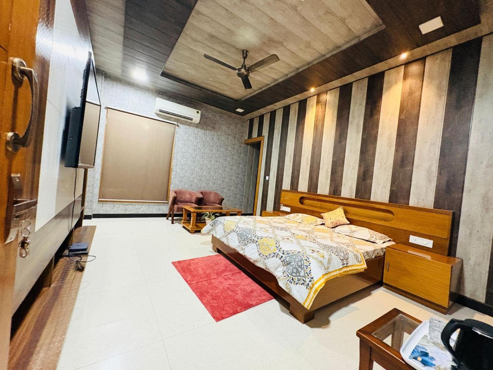 Shreshth Home Stay - Best Family Accommodation - 3Km From Har Ki Pauri, Haridwar, Uttarakhand Экстерьер фото