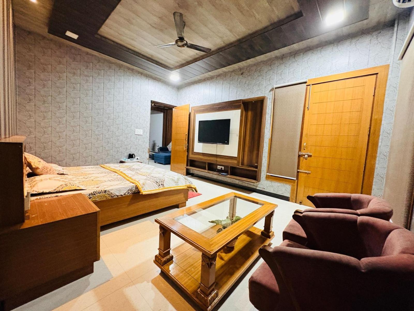 Shreshth Home Stay - Best Family Accommodation - 3Km From Har Ki Pauri, Haridwar, Uttarakhand Экстерьер фото